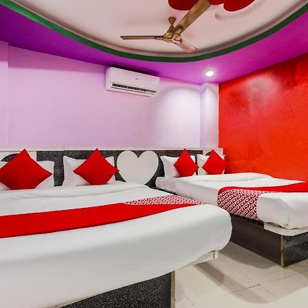 Oyo 45752 Hotel Sb Palace Godarpura ภายนอก รูปภาพ