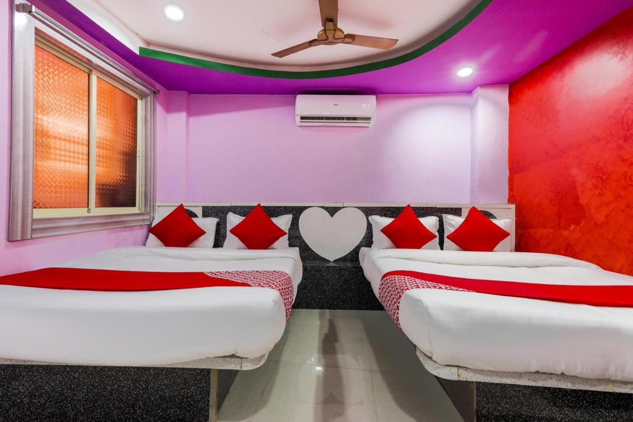 Oyo 45752 Hotel Sb Palace Godarpura ภายนอก รูปภาพ
