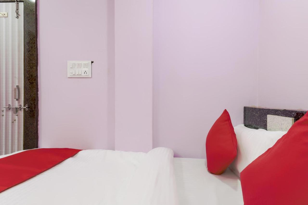 Oyo 45752 Hotel Sb Palace Godarpura ภายนอก รูปภาพ