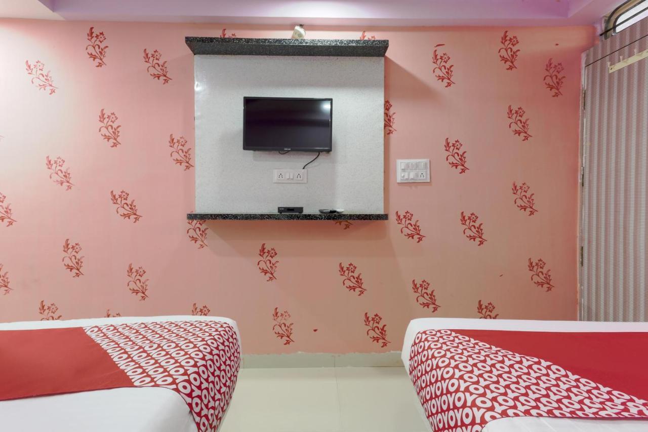 Oyo 45752 Hotel Sb Palace Godarpura ภายนอก รูปภาพ