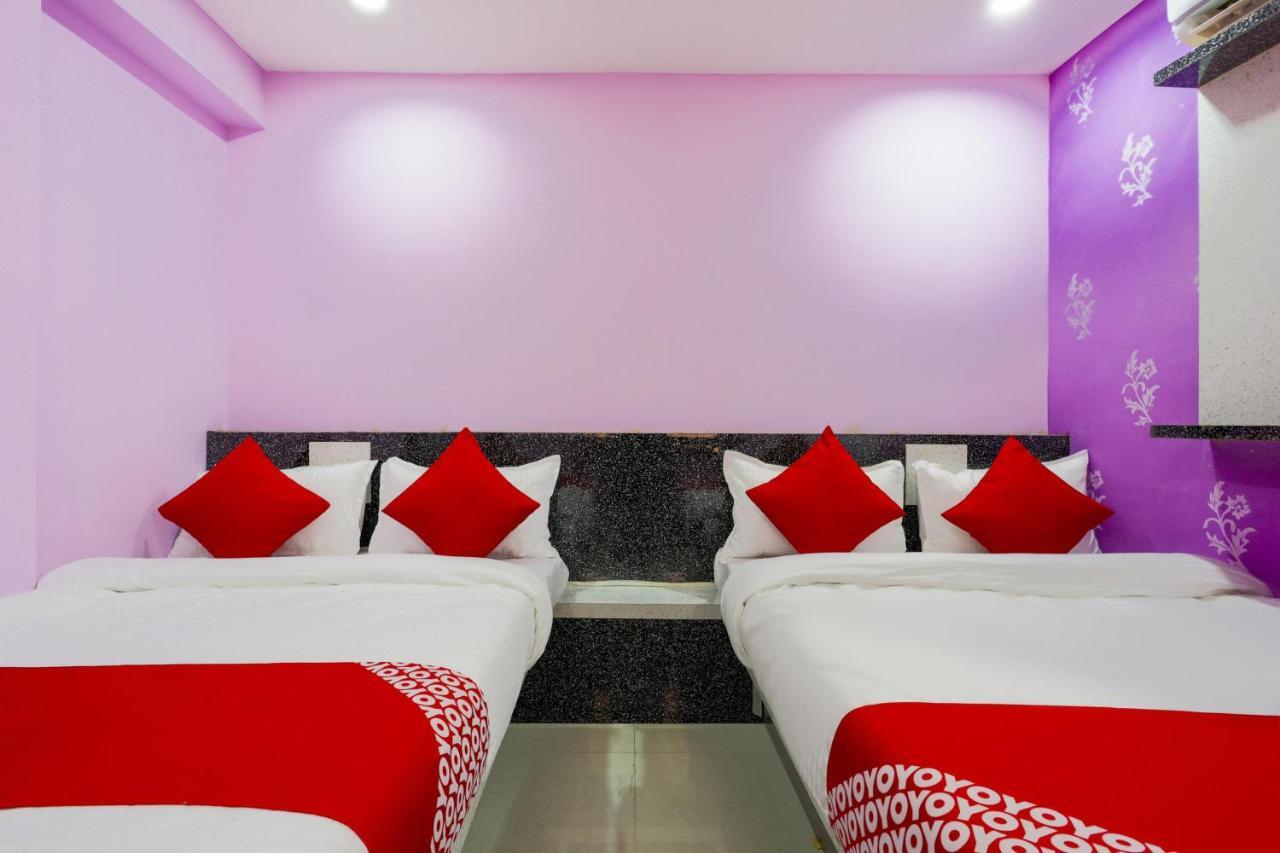 Oyo 45752 Hotel Sb Palace Godarpura ภายนอก รูปภาพ