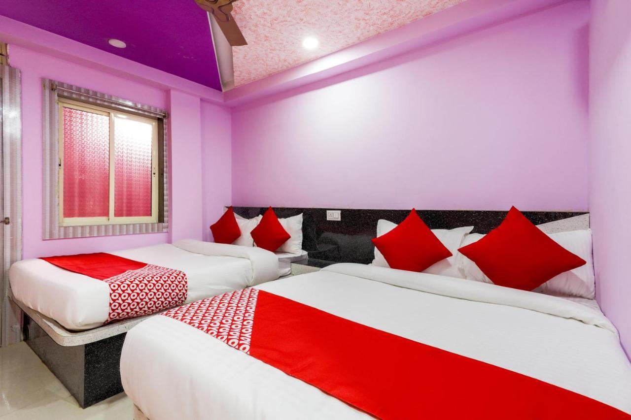 Oyo 45752 Hotel Sb Palace Godarpura ภายนอก รูปภาพ