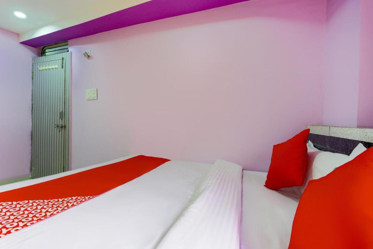 Oyo 45752 Hotel Sb Palace Godarpura ภายนอก รูปภาพ