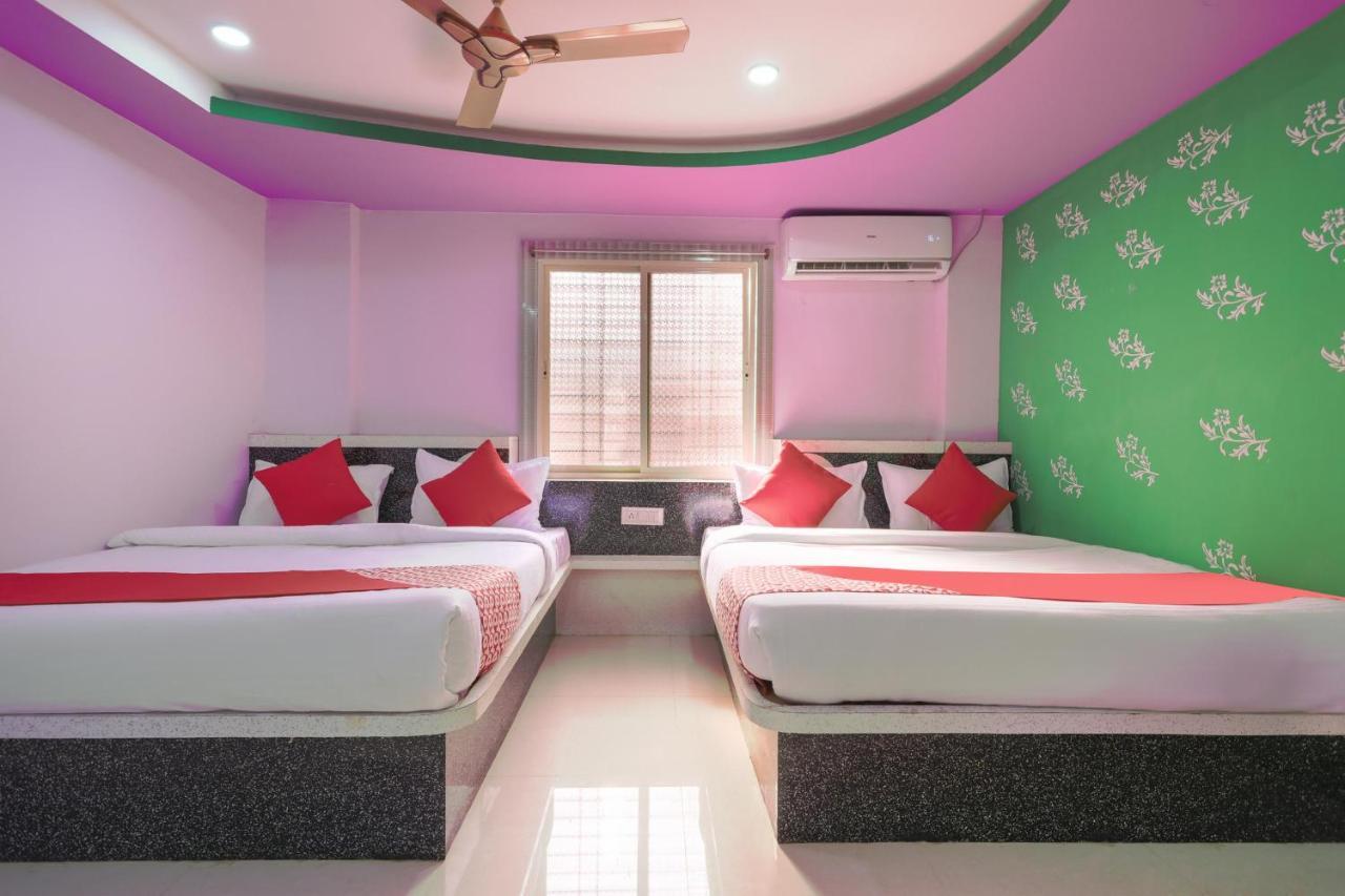 Oyo 45752 Hotel Sb Palace Godarpura ภายนอก รูปภาพ